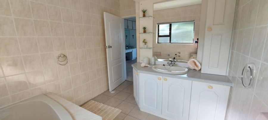 4 Bedroom Property for Sale in Glen Stewart Eastern Cape
